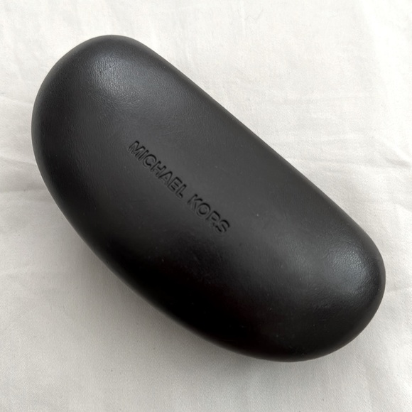 MICHAEL KORS GLASSES CASE BROWN - Picture 2 of 4